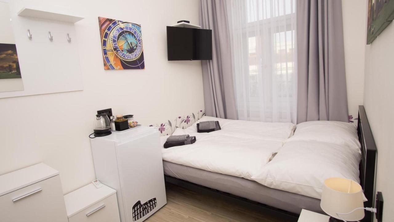 Apartment Continents Nearby Main Train And Bus Station Prag Dış mekan fotoğraf