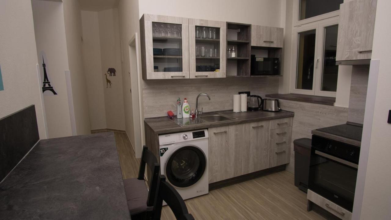 Apartment Continents Nearby Main Train And Bus Station Prag Dış mekan fotoğraf